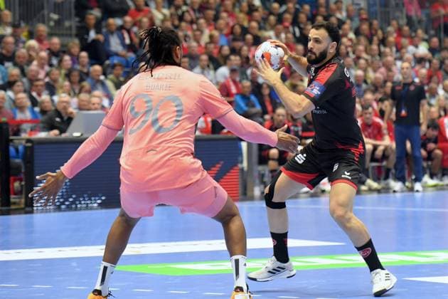 Mohamed Amine Darmoul MT Melsungen 71 on the ball , Gilberto Brito Duarte FC Porto 90 , GER, MT Melsungen FC Porto POR , Handball, EHF European League Men, Quarter Final, Season 2025 2026, 28 04 2026, GER, MT Melsungen FC Porto, Handball, EHF Men, Quarter Final, Season 2025 2026, 28 04 2026 Kassel Copyright: xEibner-Pressefotox xRolandxSippelx EP_RSL
