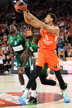 April 28, 2026, Valencia, Valencia, Spain: Mathias Lessort of Panathinaikos AKTOR Athens and Neal Sako of Valencia Basket in action during the EuroLeague Play Off Game One match between Valencia Basket and Panathinaikos Aktor Athens at Roig Arena on April 28, 2026 in Valencia, Spain. Valencia Basket V Panathinaikos Aktor Athens - Euroleague 2025 2026 Play Off Game 1  - ZUMAa181 20260428_zaa_a181_379 Copyright: xIrinaxR.xHipolitox