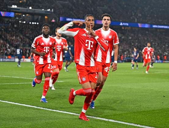 28 04 2026, Football UEFA Championsleague 2025 2026 semi-final first leg, Paris St Germain FC Bayern Munich, at the Parc de Princes stadium in Paris France Goal celebration f l Alphonso Davies FC Bayern Munich , Harry Kane FC Bayern Munich , Michael Olise FC Bayern Munich and Aleksandar Pavlovic FC Bayern Munich DFL and DFB regulations prohibit any use of photographs as image sequences and or quasi video