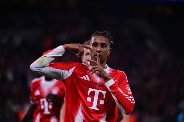 Goal celebration for 2 2 by Michael Olise 17 FC Bayern Muenchen , Paris Saint Germain vs FC Bayern München, Champions League, Semifinal, 28 04 2026 Paris Paris France Copyright: xkolbert-press MarcxNiemeyerx