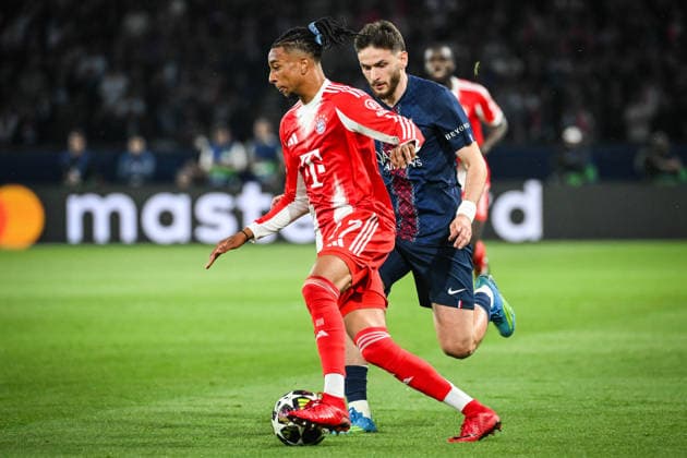April 28, 2026, Paris, France, France: Michael OLISE of Bayern Munich and Khvicha KVARATSKHELIA of PSG during the UEFA Champions League match between Paris Saint-Germain and FC Bayern Munich at Parc des Princes Stadium on April 28, 2026 in Paris, France. Paris France - ZUMAm308 20260428_zsp_m308_002 Copyright: xMatthieuxMirvillex