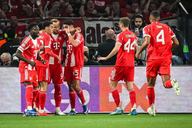 April 28, 2026, Paris, France, France: Harry KANE of Bayern Munich celebrate his goal with teammates during the UEFA Champions League match between Paris Saint-Germain and FC Bayern Munich at Parc des Princes Stadium on April 28, 2026 in Paris, France. Paris France - ZUMAm308 20260428_zsp_m308_003 Copyright: xMatthieuxMirvillex