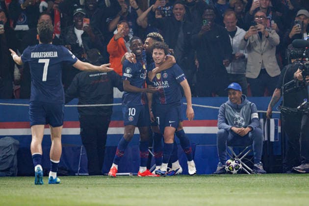 Desire Doue, Ousmane Dembele and Joao Neves seen celebrating after scoring goal during UEFA Champions League semifinal game between teams of Paris Saint-Germain Football Club and FC Bayern Munchen (Maciej Rogowski Ball Raw Images PT) Paris Parc des Princes France Copyright: xMaciejxRogowskix maciejrogowski_psg_bayern_2526-3-2