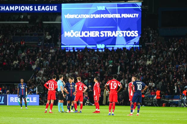 VAR Decision FRA, Paris St Germain vs FC Bayern Munich, Football, UEFA Champions League, Semi-final, 2025 2026 season, 28 04 2026 FRA, Paris St Germain vs FC Bayern Munich, Football, UEFA Champions League, Semi-final, 2025 2026 season, 28 04 2026 Paris Copyright: xEibner-Pressefoto MarcelxvonxFehrnx EP_MFN