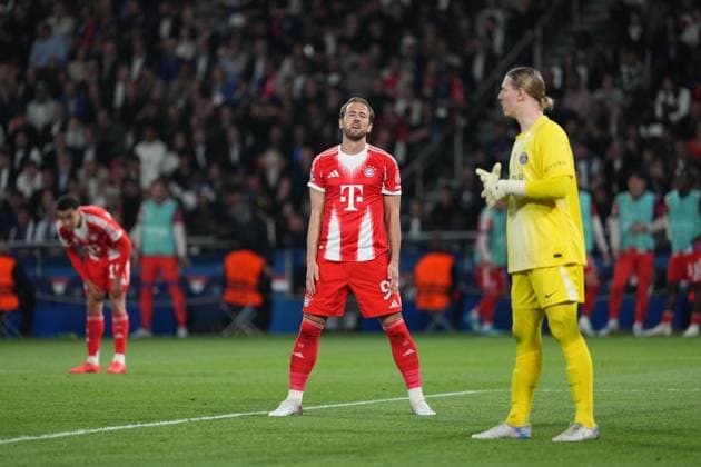 Harry Kane of Bayern Munich reacts after a missed chance Paris Saint-Germain v Bayern Munich, UEFA Champions League, Semi Final, First Leg, Football, Parc des Princes, Paris, France - 28 Apr 2026Paris Parc des Princes France EDITORIAL USE ONLY No use with unauthorised audio, video, data, fixture lists, club league logos or live services. Online in-match use limited to 120 images, no video emulation. No use in betting, games or single club league player publications.  Copyright: xDavexWinter Shutterstockx 16847969cf
