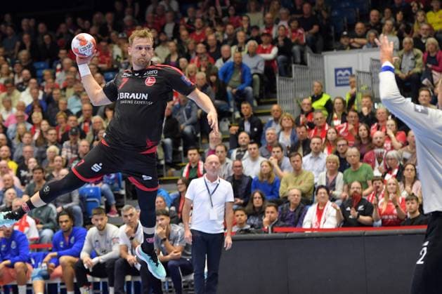 David Mandic MT Melsungen 7 bwim Wurf Sebastian Abrahamsson Goalkeeper, Goalkeeper FC Porto 12 R , GER, MT Melsungen FC Porto POR , Handball, EHF European League Maenner, Quarter Final, Saison 2025 2026, 28 04 2026, GER, MT Melsungen FC Porto, Handball, EHF Maenner, Quarter Final, Saison 2025 2026, 28 04 2026 Kassel Copyright: xEibner-Pressefotox xRolandxSippelx EP_RSL