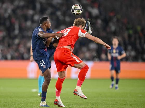 Willian Pacho (Paris Saint-Germain FC) und Harry Kane (FC Bayern München) battle for the ball during the UEFA Champions League 2025 26 Semi Final First Leg match between Paris Saint-Germain and FC Bayern München at Parc des Princes on April 28, 2026 in Paris, France. (Photo by Harry Langer DeFodi Images) - *** Willian Pacho Paris Saint Germain FC and Harry Kane FC Bayern Munich battle for the ball during the UEFA Champions League 2025 26 Semi Final First Leg match between Paris Saint Germain and FC Bayern Munich at Parc des Princes on April 28, 2026 in Paris, France Photo by Harry Langer DeFodi Images