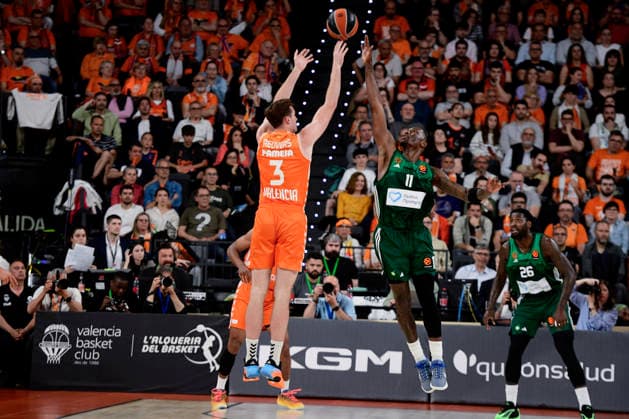 ESP Valencia Basket v Panathinaikos AKTOR Athens PlayOff Euroleague Reuvers of Valencia during the Euroleague match, playoff Game 1, between Valencia Basket and Panathinaikos AKTOR Athens played at Roig Arena Stadium on April 28, 2026 in Valencia Spain Valencia Spain Spain Basketball Copyright: xPacoxMGEstudix xAgenciaxLOFx