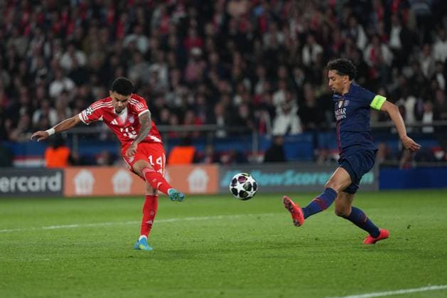 Luis Diaz of Bayern Munich pulls it back to 5-4 Paris Saint-Germain v Bayern Munich, UEFA Champions League, Semi Final, First Leg, Football, Parc des Princes, Paris, France - 28 Apr 2026Paris Parc des Princes France EDITORIAL USE ONLY No use with unauthorised audio, video, data, fixture lists, club league logos or live services. Online in-match use limited to 120 images, no video emulation. No use in betting, games or single club league player publications.  Copyright: xDavexWinter Shutterstockx 16847969cv