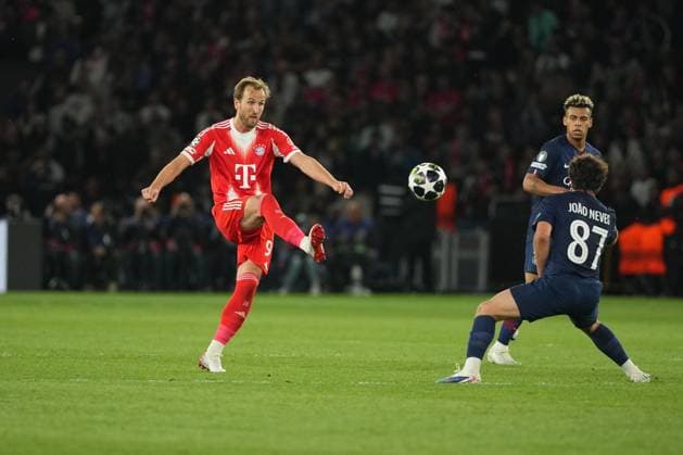 Harry Kane of Bayern Munich with the assist for Luis Diaz of Bayern Munich Paris Saint-Germain v Bayern Munich, UEFA Champions League, Semi Final, First Leg, Football, Parc des Princes, Paris, France - 28 Apr 2026Paris Parc des Princes France EDITORIAL USE ONLY No use with unauthorised audio, video, data, fixture lists, club league logos or live services. Online in-match use limited to 120 images, no video emulation. No use in betting, games or single club league player publications.  Copyright: xDavexWinter Shutterstockx 16847969cz