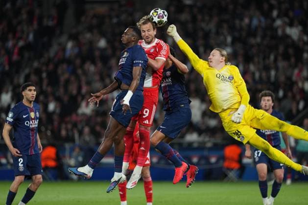 Matvey Safonov of PSG punches clear from Harry Kane of Bayern Munich Paris Saint-Germain v Bayern Munich, UEFA Champions League, Semi Final, First Leg, Football, Parc des Princes, Paris, France - 28 Apr 2026Paris Parc des Princes France EDITORIAL USE ONLY No use with unauthorised audio, video, data, fixture lists, club league logos or live services. Online in-match use limited to 120 images, no video emulation. No use in betting, games or single club league player publications.  Copyright: xDavexWinter Shutterstockx 16847969dc