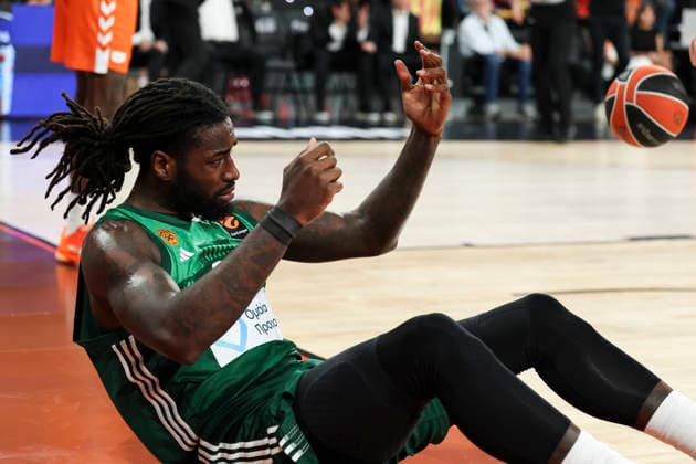 April 28, 2026, Valencia, Valencia, Spain: Mathias Lessort of Panathinaikos AKTOR Athens gestures during the EuroLeague Play Off Game One match between Valencia Basket and Panathinaikos Aktor Athens at Roig Arena on April 28, 2026 in Valencia, Spain. Valencia Basket V Panathinaikos Aktor Athens - Euroleague 2025 2026 Play Off Game 1  - ZUMAa181 20260428_zaa_a181_443 Copyright: xIrinaxR.xHipolitox