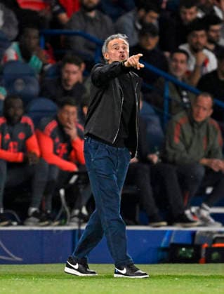 28 04 2026, Football UEFA Championsleague 2025 2026 semi-final first leg, Paris St Germain FC Bayern Munich, at Parc de Princes stadium in Paris France Coach Luis Enrique FC Paris Saint Germain unhappy DFL and DFB regulations prohibit any use of photographs as image sequences and or quasi video