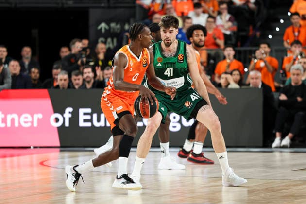 April 28, 2026, Valencia, Valencia, Spain: Brancou Badio, of Valencia Basket and Juancho Hernangomez of Panathinaikos AKTOR Athens in action during the EuroLeague Play Off Game One match between Valencia Basket and Panathinaikos Aktor Athens at Roig Arena on April 28, 2026 in Valencia, Spain. Valencia Basket V Panathinaikos Aktor Athens - Euroleague 2025 2026 Play Off Game 1  - ZUMAa181 20260428_zaa_a181_446 Copyright: xIrinaxR.xHipolitox