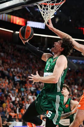 April 28, 2026, Valencia, Valencia, Spain: Cedi Osman of Panathinaikos AKTOR Athens in action during the EuroLeague Play Off Game One match between Valencia Basket and Panathinaikos Aktor Athens at Roig Arena on April 28, 2026 in Valencia, Spain. Valencia Basket V Panathinaikos Aktor Athens - Euroleague 2025 2026 Play Off Game 1  - ZUMAa181 20260428_zaa_a181_455 Copyright: xIrinaxR.xHipolitox