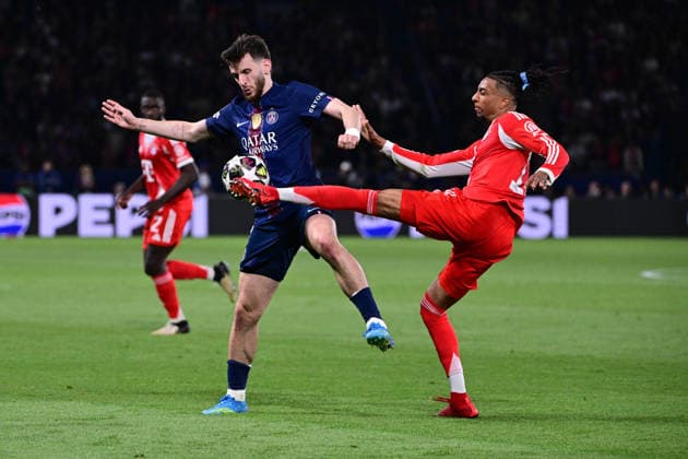 Michael Olise 17 FC Bayern Muenchen in duel with Fabian Ruiz 8 Paris Saint Germain , Paris Saint Germain vs FC Bayern München, Champions League, Semifinal, 28 04 2026 Paris Paris France Copyright: xkolbert-press MarcxNiemeyerx