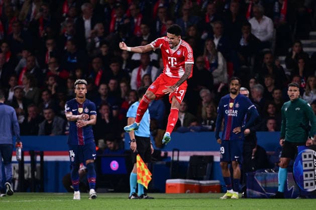 Goal celebration for 5 4 by Luis Diaz 14 FC Bayern Muenchen , Paris Saint Germain vs FC Bayern München, Champions League, Semifinal, 28 04 2026 Paris Paris France Copyright: xkolbert-press MarcxNiemeyerx