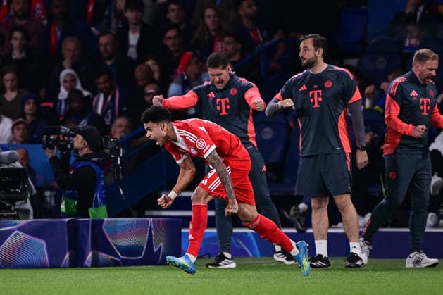 Goal celebration to 5 4 by Luis Diaz 14 FC Bayern Muenchen , Paris Saint Germain vs FC Bayern München, Champions League, Semifinal, 28 04 2026 Paris Paris France Copyright: xkolbert-press MarcxNiemeyerx