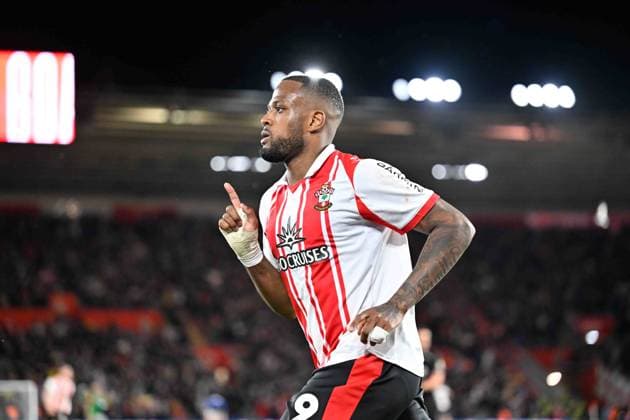 Southampton v Ipswich Town Sky Bet Championship Cyle Larin of Southampton celebrates after scoring his sides second goal during the Southampton v Ipswich Sky Bet Championship match at the St Mary s Stadium, Southampton 28 04 2026 UK Newspapers OUT Copyright: xPaulxBlakex FIL-23359-0076