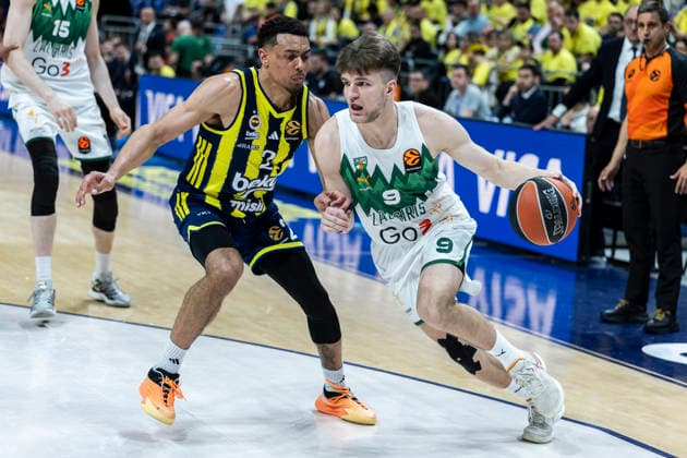 ISTANBUL, TURKEY - APRIL 28: Wade Baldwin IV (2) of Fenerbahce Beko Istanbul and Dovydas Giedraitis (9)of Zalgiris Kaunas in action during the EuroLeague Play-off first leg match between Fenerbahce Beko Istanbul and Zalgiris Kaunas at Ulker Sports Arena on April 28, 2026 in Istanbul, Turkey. (Photo by Seskimphoto ) Fenerbahce Beko Istanbul v Zalgiris Kaunas - Euroleague Play-off 2025 2026 