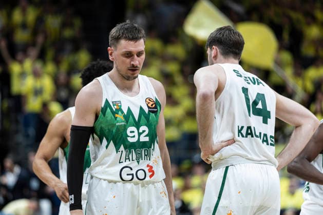 ISTANBUL, TURKEY - APRIL 28: Edgaras Ulanovas (92) and Dustin Sleva (14) of Zalgiris Kaunas during the EuroLeague Play-off first leg match between Fenerbahce Beko Istanbul and Zalgiris Kaunas at Ulker Sports Arena on April 28, 2026 in Istanbul, Turkey. (Photo by Seskimphoto ) Fenerbahce Beko Istanbul v Zalgiris Kaunas - Euroleague Play-off 2025 2026 