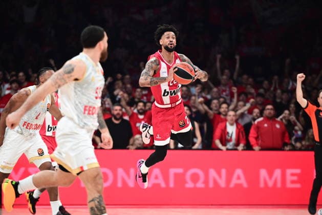 EuroLeague Basketball, Play Off Game 1, Olympiacos Piraeus vs AS Monaco - Tyler Dorsey, 22 of Olympiacos Piraeus in action during the Euroleague Play Off Game 1 basketball match between Olympiacos Piraeus and Play Off Game 1 held at Peace and Friendship Stadium in Piraeus, Grecee, 28 April 2026. PIRAEUS Greece Copyright: xOnexInchxProductionsx 6952548