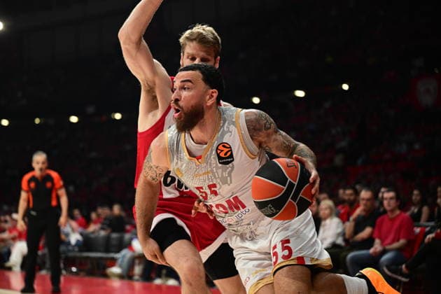 EuroLeague Basketball, Play Off Game 1, Olympiacos Piraeus vs AS Monaco - Mike James, 55 of AS Monaco in action during the Euroleague Play Off Game 1 basketball match between Olympiacos Piraeus and Play Off Game 1 held at Peace and Friendship Stadium in Piraeus, Grecee, 28 April 2026. PIRAEUS Greece Copyright: xOnexInchxProductionsx 6952537