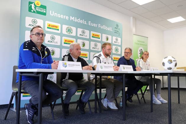 Presentation of the new Saxony Cup for women 28 04 2026 The podium from left Alexander Arnold Chemnitzer FC CFC, Head of Womens Department , Thomas Pretschner Kreisverband Fußball Mittelsachsen KVF , Alexander Rabe Sächsischer Fußball Verband SFV, Press , Hermann Winkler President Sächsischer Fußball Verband SFV, President NOFV, Vice President DFB , Celine Hauk Co Trainer RB Leipzig II Women Presentation of the new Saxony Cup for women and preview of the final day for women and juniors Egidius Braun Sports School , 28 04 2026 Copyright: xBEAUTIFULxSPORTS JanxKaeferx