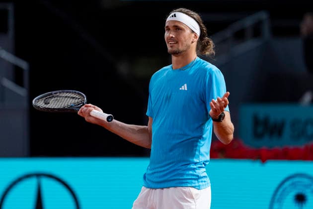 Mutua Madrid Open - Day Nine MADRID, SPAIN - APRIL 28: Alexander Zverev of Germany reacts against Jakub Mensik of Czechia during the Men s Singles Fourth Round match on Day Nine during the Mutua Madrid Open 2026 tournament celebrated at La Caja Magica on April 28, 2026 in Madrid, Spain. Madrid La Caja Magica Madrid Spain Copyright: xAlbertoxGardinx AGardin_20260428_Tennis_Madrid_Day9_1351