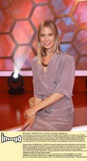 Football, EURO 2012, Schweinsteiger's girlfriend Sarah Brandner on the TV quiz show Dalli Dalli