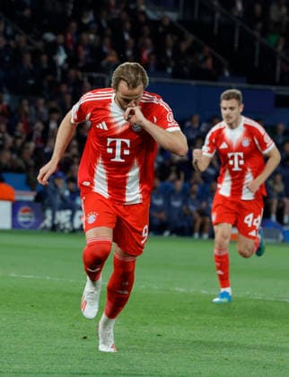 (260429) -- PARIS, April 29, 2026 -- Bayern Munich s Harry Kane (front) celebrates after scoring during the UEFA Champions League semi-final first leg football match between Paris Saint-Germain (PSG) and Bayern Munich at the Parc des Princes in Paris, France, April 28, 2026. (Photo by Xinhua) (SP)FRANCE-PARIS-FOOTBALL-UEFA CHAMPIONS LEAGUE-SEMI-FINAL-PSG VS BAYERN MUNICH HenrixSzwarc 