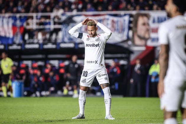 April 28, 2026, Buenos Aires, Argentina: Neymar Junior of Santos reacts during the Copa Sudamericana match between San Lorenzo (ARG) and Santos (BRA) at Estadio Pedro Bidegain. Copa Sudamericana Group D .Final Score: San Lorenzo 1 - 1 Santos San Lorenzo Vs Santos In Buenos Aires - 28 Apr 2026  - ZUMAs197 20260428_aaa_s197_224 Copyright: xRobertoxTuerox