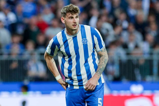Matej Maglica (SV Darmstadt 98) schaut, 2. Bundesliga, SV Darmstadt 98 v SV 07 Elversberg, Merck-Stadion am Böllenfalltor am 25. April 2026 in Darmstadt, Deutschland. (Foto von Marco Steinbrenner DeFodi Images) Matej Maglica (SV Darmstadt 98) looks on, 2. Bundesliga, SV Darmstadt 98 v SV 07 Elversberg, Merck-Stadion am Böllenfalltor, April 25, 2026 in Darmstadt, Germany. (Photo by Marco Steinbrenner DeFodi Images) - *** Matej Maglica SV Darmstadt 98 looks on, 2 Bundesliga, SV Darmstadt 98 v SV 07 Elversberg, Merck Stadion am Böllenfalltor on April 25, 2026 in Darmstadt, Germany Photo by Marco Steinbrenner DeFodi Images Matej Maglica SV Darmstadt 98 looks on, 2 Bundesliga, SV Darmstadt 98 v SV 07 Elversberg, Merck Stadion am Böllenfalltor, April 25, 2026 in Darmstadt, Germany Photo by Marco Steinbrenner DeFodi Images