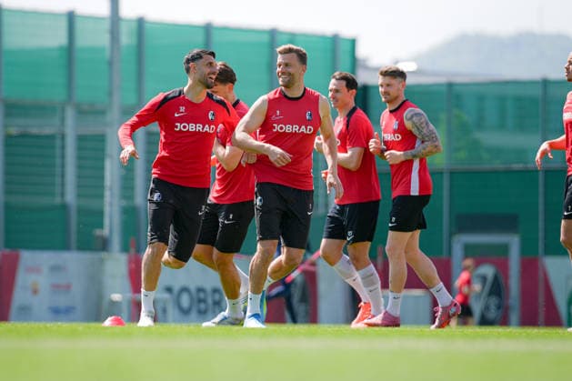 Soccer, Bundesliga, Men, Training SC Freiburg Europa Park Stadion, Sport, Europa Park Stadion, Vincenzo Grifo SC Freiburg, 32 Lucas Höler SC Freiburg, 09 Freiburg Europa Park Stadion Baden Württemberg Germany Copyright: xFINLEYxMÖRCHx