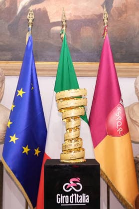 the trophy of the Giro d Italia during the Presentation of the Grand Arrival of the 109th Giro d Italia at the Rome s Campidoglio, Italy - Wednesday April 29, 2026 - ( Photo by Alfredo Falcone LaPresse )  Copyright: xAlfredoxFalcone LaPressex
