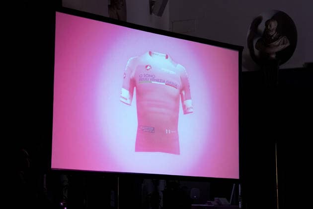 the pink jersey of the Giro d Italia on the big screen during the Presentation of the Grand Arrival of the 109th Giro d Italia at the Rome s Campidoglio, Italy - Wednesday April 29, 2026 - ( Photo by Alfredo Falcone LaPresse )  Copyright: xAlfredoxFalcone LaPressex