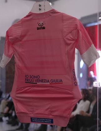 the pink jersey of the Giro d Italia during the Presentation of the Grand Arrival of the 109th Giro d Italia at the Rome s Campidoglio, Italy - Wednesday April 29, 2026 - ( Photo by Alfredo Falcone LaPresse )  Copyright: xAlfredoxFalcone LaPressex