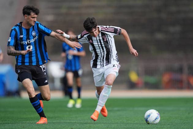 Juventus Antonio Stefano Merola , , Atalanta s Pietro Parmiggiani during the Italian Cup Final Under 20 soccer match between Atalanta and Juventus at Arena Civica Stadium in Milan , north Italy - wednesday , April 29 , 2026. - Soccer .  Copyright: xSpada LaPressex