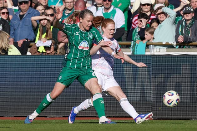 from left Lena Petermann SV Werder Bremen, 20 and Stine Ballisager FC Bayern München, 3 in a duel, dynamic, action, action, game scene, THE DFB REGULATIONS PROHIBIT ANY USE OF PHOTOGRAPHS AS IMAGE SEQUENCES AND OR QUASI VIDEO , 29 04 2026, Bremen Germany , Football, Google Pixel Womens Bundesliga, SV Werder Bremen FC Bayern Munich xobx