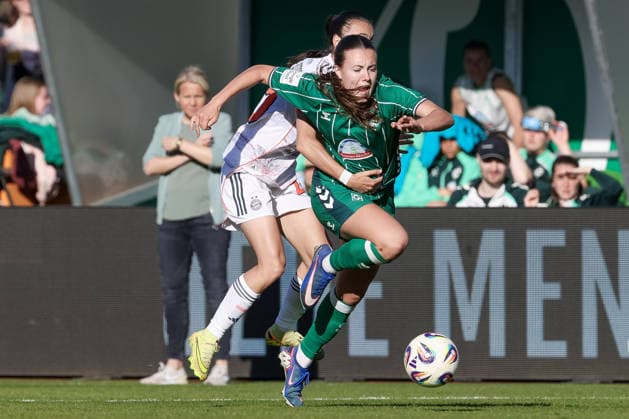 from left Natallia Padilla Bidas FC Bayern München, 23 and Mara Alber SV Werder Bremen, 37 in a duel, dynamic, action, action, game scene, THE DFB REGULATIONS PROHIBIT ANY USE OF PHOTOGRAPHS AS IMAGE SEQUENCES AND OR QUASI VIDEO , 29 04 2026, Bremen Germany , Football, Google Pixel Womens Bundesliga, SV Werder Bremen FC Bayern Munich xobx