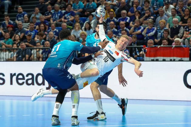 29 04 2026, xgox, Handball EHF Champions League 1 4 Final Pick Szeged SC Magdeburg v l Gisli Thorgeir Kristjansson Magdeburg, 10 throws goal, goal scorer, scores goal, scores the goal Szeged