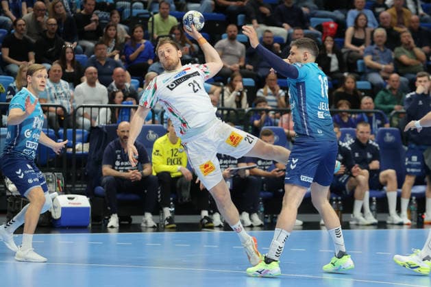 29 04 2026, xtgx, Handball, EHF Champions League 1 4 Final, Pick Szeged SC Magdeburg v l Albin Lagergren Magdeburg, 21 throws goal, goal scorer, scores goal, scores the goal Szegend