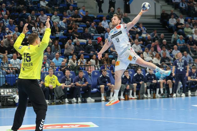 29 04 2026, xtgx, Handball, EHF Champions League 1 4 Final, Pick Szeged SC Magdeburg v l Albin Lagergren Magdeburg, 21 throws goal, goal scorer, scores goal, scores the goal Szegend