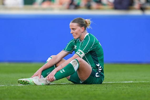 29 04 2026, xydrx, Frauen, Fußball, 1 Frauen Bundesliga, SV Werder Bremen FC Bayern München, Saison 2025 2026, Stadion Platz 11 Lina Hausicke SV Werder Bremen, 18 enttäuscht nach der 2 0 Niederlage DFB regulations prohibit any use of photographs as image sequences and or quasi video Copyright: HMBxMedia YannisxDreimann