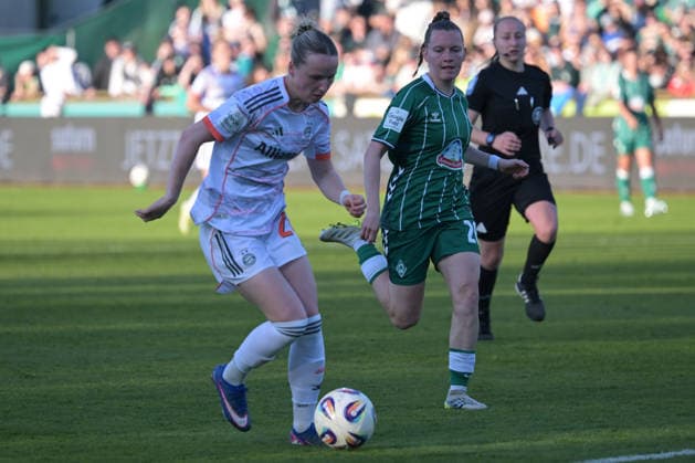 Franziska Kett FC Bayern Muenchen 20 imm Attack , SV Werder Bremen F FC Bayern Muenchen F , Football, Women, Bundesliga, DFB, 29 04 2026 DFB regulations prohibit any use of photographs as image sequences and or quasi video Bremen Bremen Germany Copyright: xkolbert-press BurghardxSchreyerx