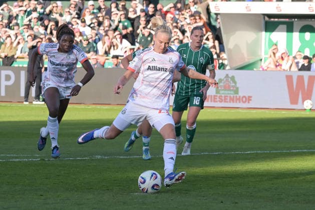 Pernille Harder FC Bayern Muenchen 21 converts the penalty to 2 0 , SV Werder Bremen F FC Bayern Muenchen F , Football, Women, Bundesliga, DFB, 29 04 2026 DFB regulations prohibit any use of photographs as image sequences and or quasi video Bremen Bremen Germany Copyright: xkolbert-press BurghardxSchreyerx