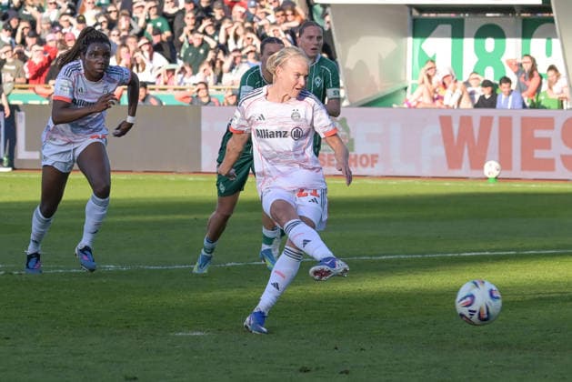 Pernille Harder FC Bayern Muenchen 21 converts the penalty to 2 0 , SV Werder Bremen F FC Bayern Muenchen F , Soccer, Women, Bundesliga, DFB, 29 04 2026 DFB regulations prohibit any use of photographs as image sequences and or quasi video Bremen Bremen Germany Copyright: xkolbert-press BurghardxSchreyerx