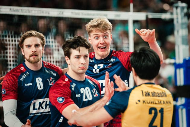 VBL SVG Lüneburg vs Berlin Recycling Volleys, 29 04 2026 Axel Enlund SVG Lüneburg, 17 cheers with the team Volleyball Bundesliga, Playoffs, Final, Game 1 SVG Lüneburg vs Berlin Recycling Volleys on 29 04 2026 at LKH Arena, Lüneburg Copyright: xBEAUTIFULxSPORTS Tonhäuserx