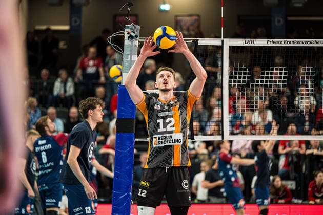 Volleyball I Men I Season 2025 2026 I Bundesliga I Final I SVG Lüneburg Berlin Recycling Volleys I 29 04 2026 Florian Krage Brewitz 12, Berlin Recycling Volleys bounces the ball Copyright: xLobeca Björn-OlexKehmx