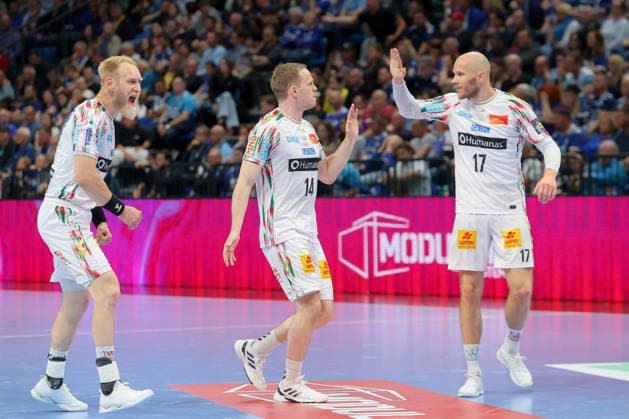 29 04 2026, xtgx, Handball, EHF Champions League 1 4 Final, Pick Szeged SC Magdeburg v l Matthias Musche Magdeburg, 6 , Omar Ingi Magnusson Magdeburg, 14 , Tim Hornke Magdeburg, 17 Jubel, Torjubel, jubelt ueber das Tor, celebrate the goal, celebration Szegend